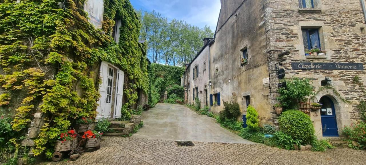 Holiday home Charming Traditional 2-bed Near