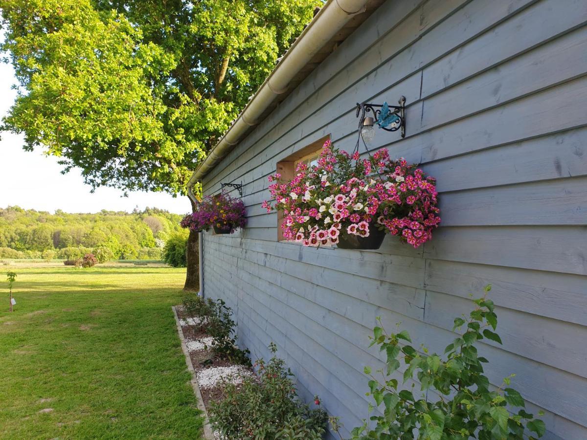 Charming Traditional 2-bed Near *