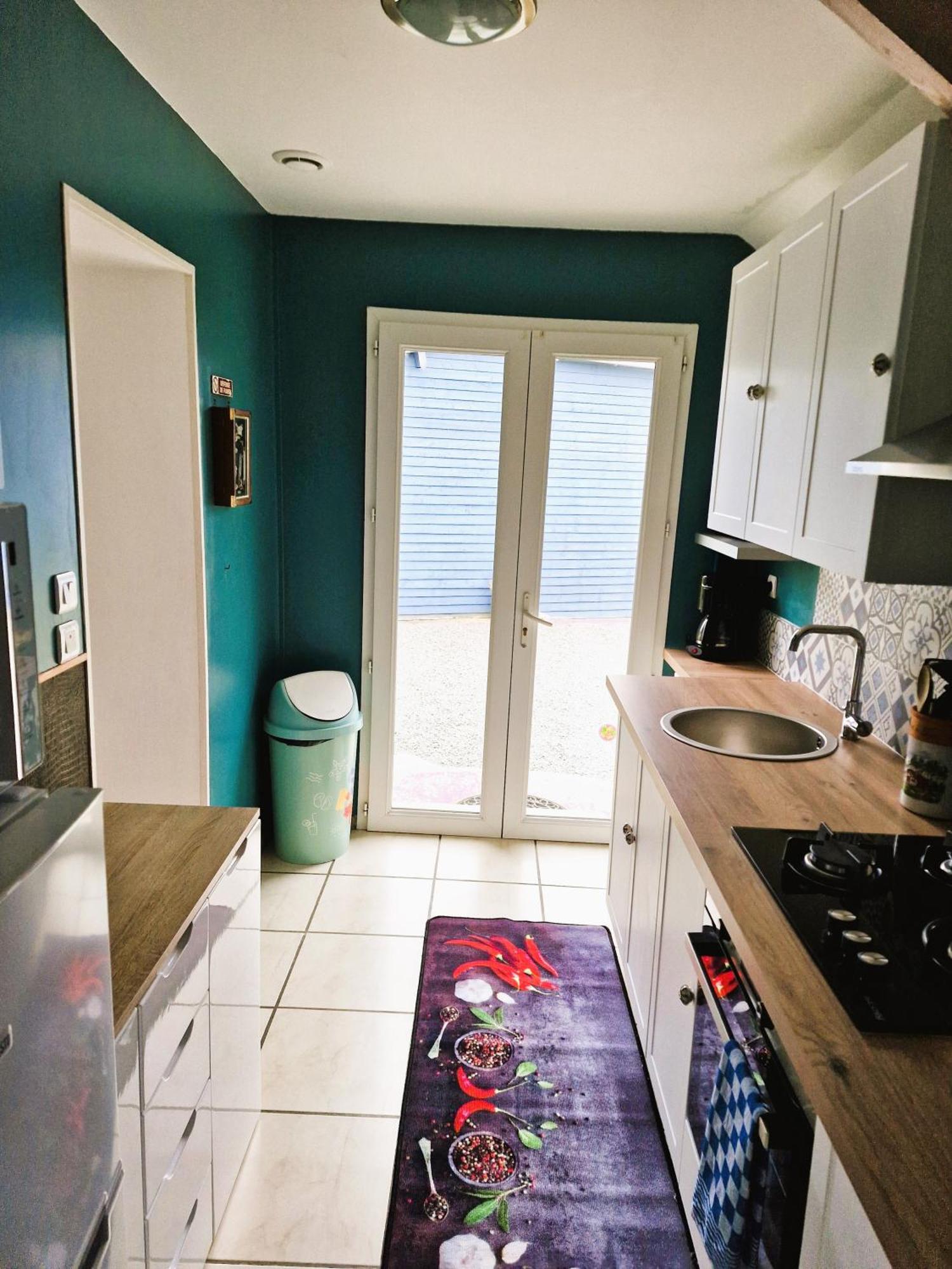 Charming Traditional 2-bed Near Holiday home